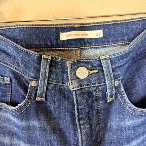 Levi's Women's Deep Blue Skinny Jeans size 27 like new - Picture 3 of 9
